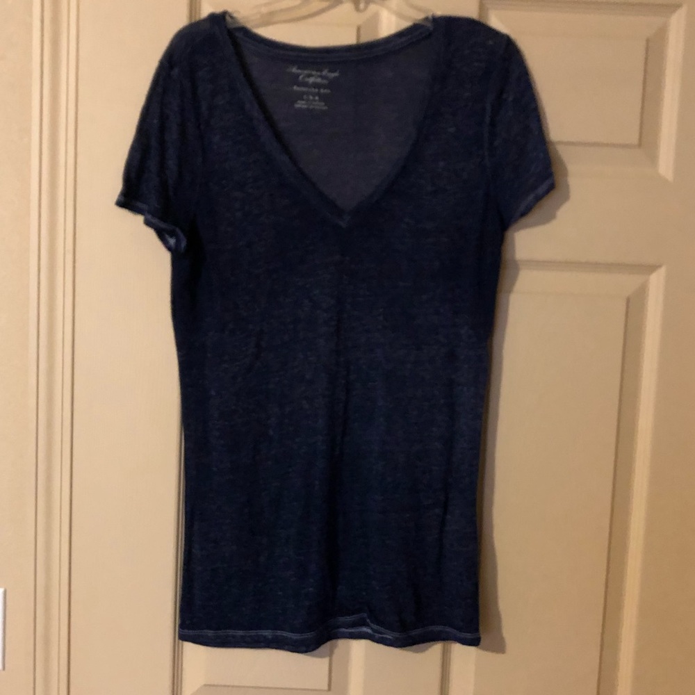 American Eagle V Neck Favorite Tee